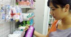 Hàng ngoại lấn áp, hàng nội đi đâu về đâu?