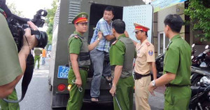 Lừa bán đất công còn thuê côn đồ 'dằn mặt' người mua đất