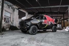 Red Bull trình làng con quái vật mang tên F-22 Raptor