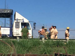 Truy đuổi 'xe điên', CSGT bị đạp văng xuống đường