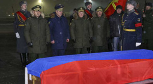 Video: Thi thể phi công Su-24 Nga đã về đến quê hương