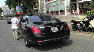 Xe siêu sang Mercedes-Maybach S600 đeo biển giả ngũ 6 tại Sài Gòn