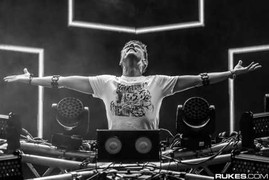 DJ Armin van Buuren mang công nghệ khủng nhất thế giới đến Việt Nam