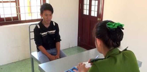 'Quý tử' rủ nhau đánh mẹ ngất xỉu, cướp gần trăm triệu