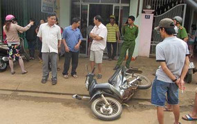 Hai tên trộm trốn thoát trước sự truy bắt của hàng trăm cảnh sát