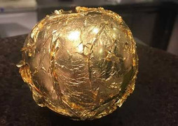 Bánh ngọt Giáng sinh tí xíu giá 33 triệu đồng