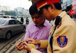 100 người vi phạm giao thông sẽ bị gửi hình ảnh về nhà