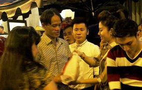 Cháy lớn giữa Sài Gòn: Nồng ấm tình người trong cơn bĩ cực