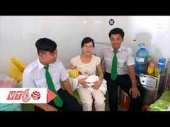 Em bé chào đời siêu nhanh trên taxi