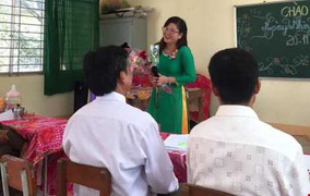 Bí thư xã xin lỗi cô giáo chê cầu sập trên Facebook