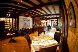 Những kiểu nhà hàng 'chảnh chọe' khiến khách muốn khóc