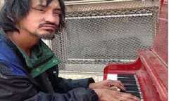 Câu chuyện về 'bậc thầy' piano sống lang thang và bí ẩn