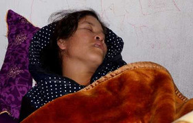 Người thân ngất xỉu ngóng tin 9 ngư dân bị sóng đánh chìm