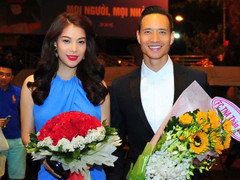 Khán giả xếp hàng dài đợi Trương Ngọc Ánh – Kim Lý