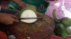 Clip: Thánh gọt dừa là đây