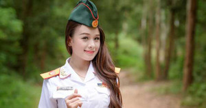 Nữ MC truyền hình Quốc phòng 9X xinh đẹp, đa tài
