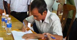 Ông Huỳnh Văn Nén yêu cầu khởi tố điều tra viên