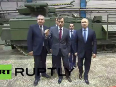 Tổng thống Nga Putin thị sát nhà máy lắp ráp xe bọc thép