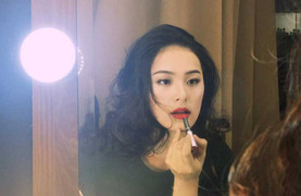 Hạ Vi - người tình Cường Đô la khoe vẻ quyến rũ