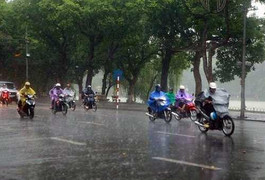 Hà Nội mưa rào và dông, trời rét 13 độ C