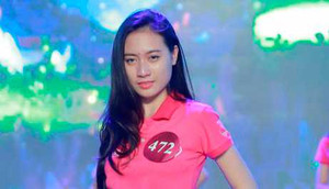 Nữ sinh Việt khoe chân dài, tự tin sải bước trước đêm chung kết