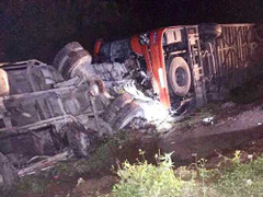 Xe khách tông xe tải, 19 người thương vong: Bất nhất lời khai 2 tài xế