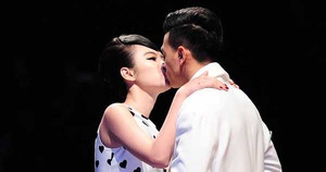 Angela Phương Trinh 'khoá môi' 'chàng thơ' của Đỗ Mạnh Cường