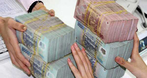 Hà Nội: Nguyên trưởng phòng y tế huyện bị tố 'cuỗm' 2 tỷ rồi bỏ trốn