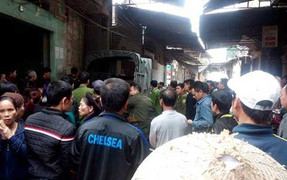 Không mở cửa phòng cho bạn, nam thanh niên bị đâm chết