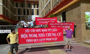 Chủ đầu tư chiếm dụng phí bảo trì, cư dân căng bảng phản đối