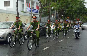 Cảnh sát khu vực Đà Nẵng đi tuần bằng xe đạp đặc chủng