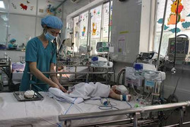 Sức khỏe bé trai bị đâm xuyên não sau cuộc đại phẫu thuật lần 2