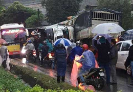 Tai nạn trên đường lên Sapa, 2 người chết thảm