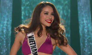 Trực tiếp bán kết Hoa hậu Hoàn vũ 2015: Phạm Hương diện bikini nóng bỏng