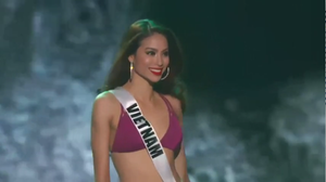 Phạm Hương 'bốc lửa' trình diễn bikini trong bán kết Hoa hậu Hoàn vũ 2015