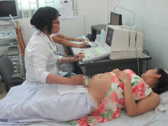 Ép con 'ra đúng giờ đẹp', hiểm họa cho mẹ và bé