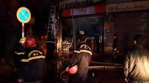 Biệt thự cũ cháy thì chạy thoát đường nào?