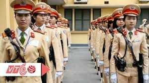 Có nên trang bị súng bắn đạn thật cho CSGT?