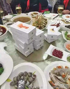 Tặng 39 chiếc iPhone 6S cho bạn nhân dịp họp lớp