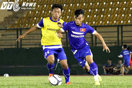 HLV Miura dùng độc chiêu răn đe Công Phượng, Văn Toàn