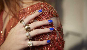 Đón Giáng Sinh tưng bừng với màu móng mới theo tính cách bản thân