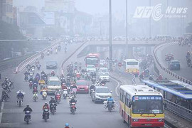 Ảnh: Sương mù dày đặc, phủ kín đường phố Hà Nội