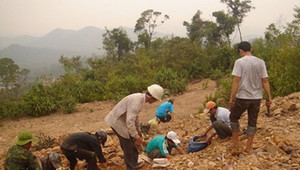 Chặn người đi đãi vàng, cướp chém xối xả