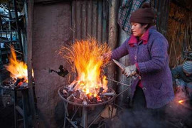 Cuộc sống đặc biệt ở 'mỏ vàng trên trời', nơi vàng ẩn trong băng tuyết