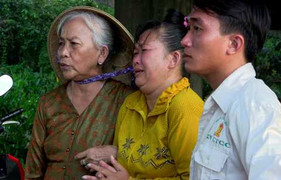 Trắng đêm tìm kiếm người đàn ông nhảy cầu vì buồn chuyện gia đình