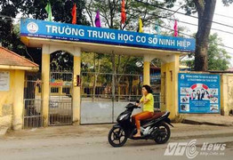 2.300 học sinh nghỉ học phản đối xây trung tâm thương mại: Nhiều học sinh vẫn bị ngăn cản vào lớp