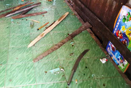 Bị côn đồ vác mã tấu đến tận nhà truy sát