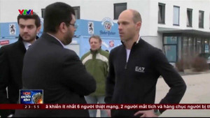 Ông bố chịu chơi, mua đội bóng tặng con gái dịp Giáng sinh