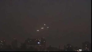 Cầu lửa bí ẩn như của người ngoài hành tinh lóe sáng trên bầu trời Chile