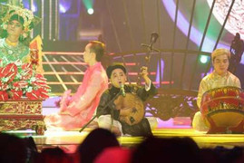 Clip: Hoàng Quân hát chầu văn 'ẵm' giải quán quân Gương mặt thân quen nhí